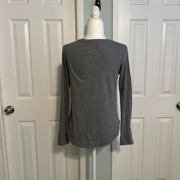 Abercrombie and Fitch Long Sleeve Grey Shirt Size Small - Picture 5 of 5